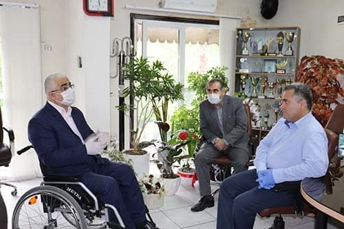 خدمت به مردم در سرلوحه کار بیمه سلامت قرار دارد 1 خدمت به مردم