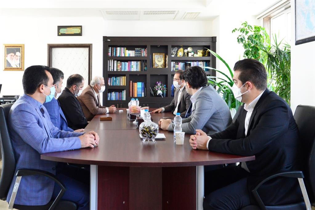 مناطق آزاد می توانند سهم بسیاری در معادلات فرامنطقه ای اقتصادی کشور ایفا نمایند/ شفافیت در اطلاع رسانی زمینه پذیرش فرصت ها و یا چالش ها از سوی افکار عمومی است 1 سهم مناطق آزاد در معادلات فرامنطقهای